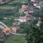 Valdecarzana Senda Del Oso * San Martin (Asturias)