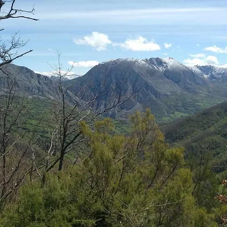 Valdecarzana Senda Del Oso * San Martin (Asturias)