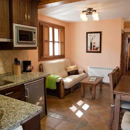 Valdecarzana Senda Del Oso Apartment