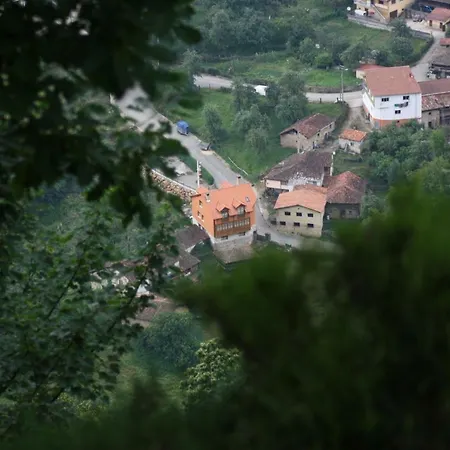 Valdecarzana Senda Del Oso * San Martin (Asturias)